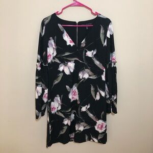 🐱White House black market floral shift dress bell long sleeve v neck